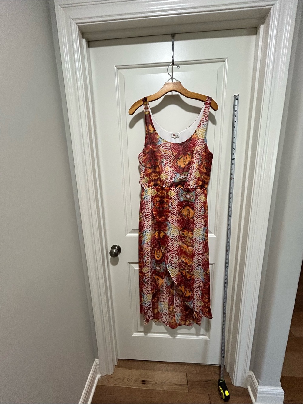 Olsenboye women’s size M Hi Low Sleeveless Red & Cream Dress with Elastic Waist.